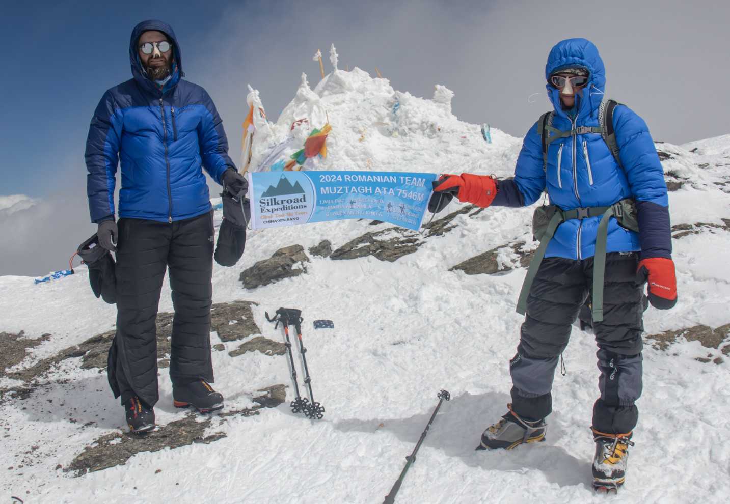 2024 Romanian Climbing group at muztagh ata summit